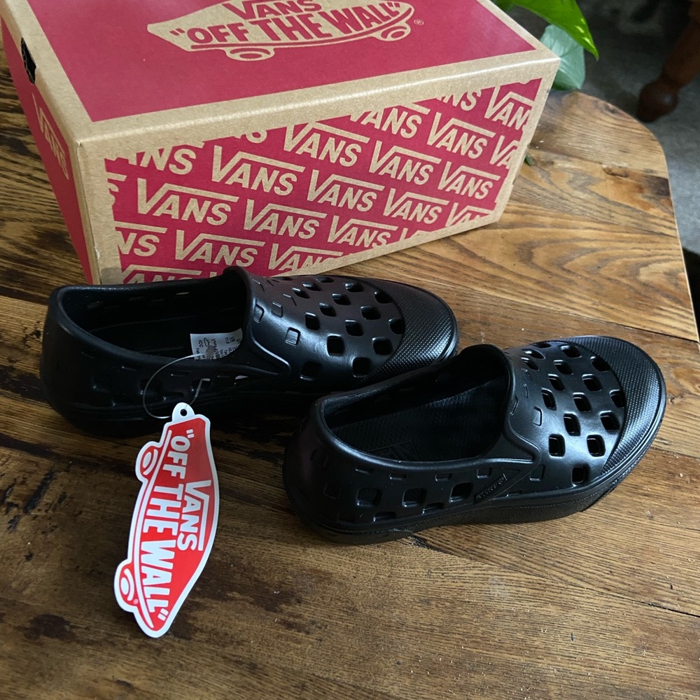 Vans - Picture 2 of 3